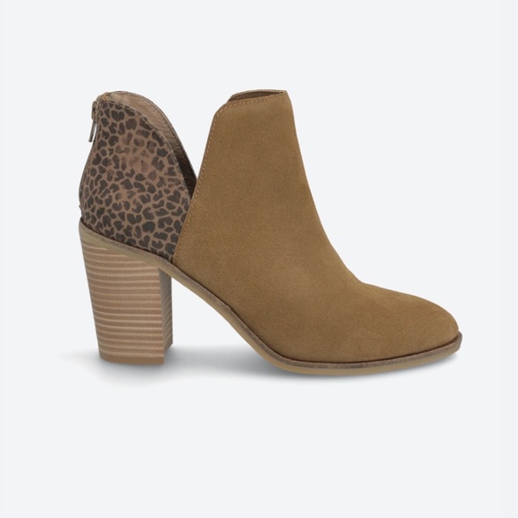 DV8 Shai Mixed Material Heeled Bootie - Picture 2 of 4